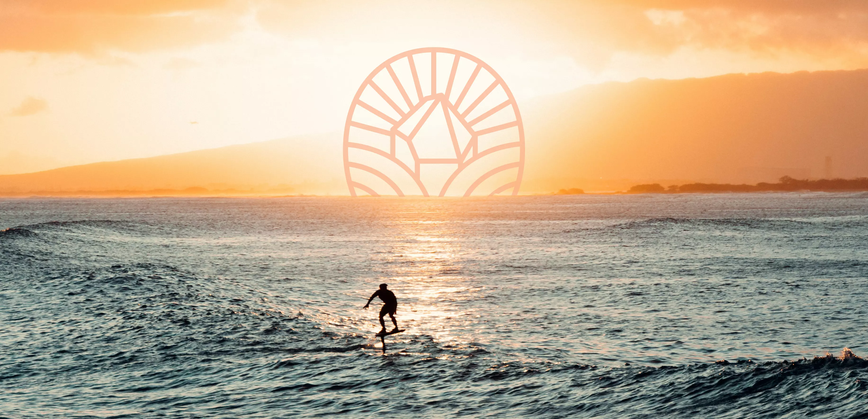 AMŪN Playa — el destino frente al mar